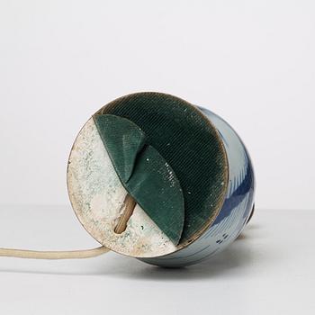BORDSLAMPA, porslin, Kina 1800-tal.