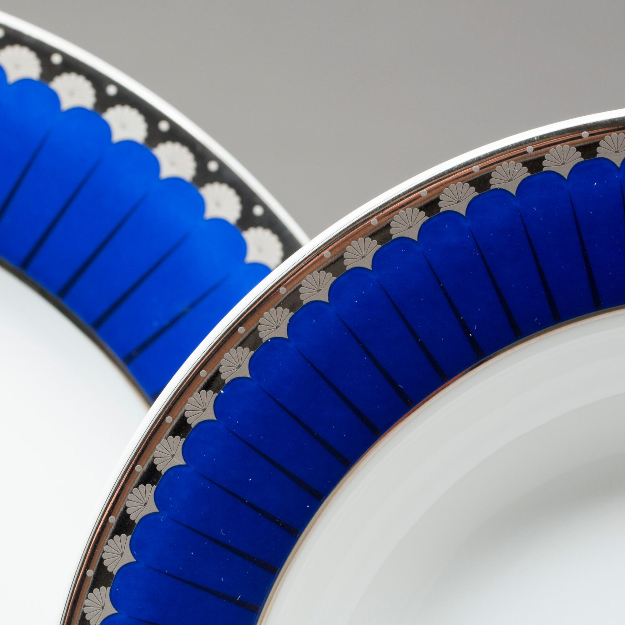 SERVISDELAR, 36 st, porslin. "Christineholm" eller "Marianne Royal Blue", Millenium 2000, design Sigvard Bernadotte.