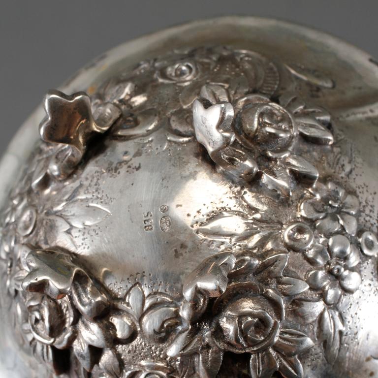 GRÄDDKANNA samt SOCKERSKÅL, silver, rokokostil, vikt ca 140 gram.