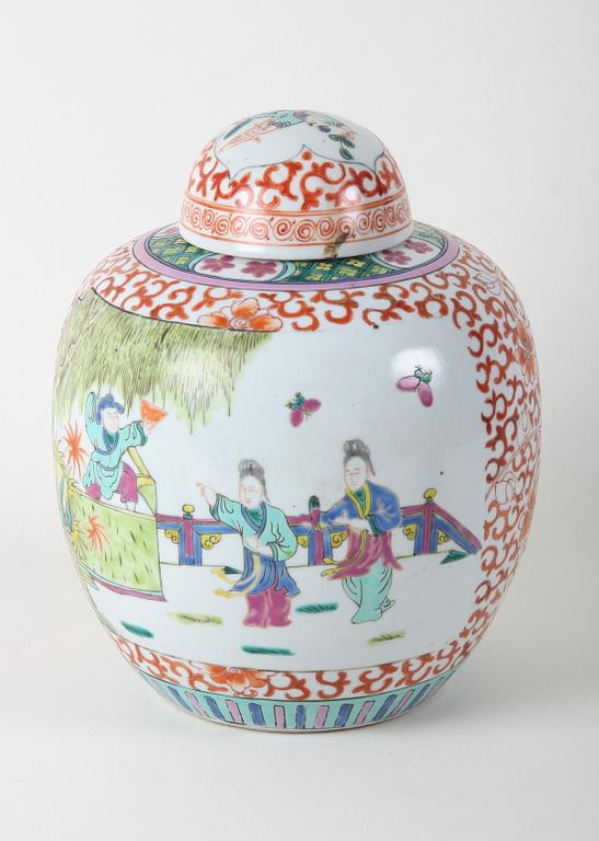 BOJAN med lock, porslin, Kina.