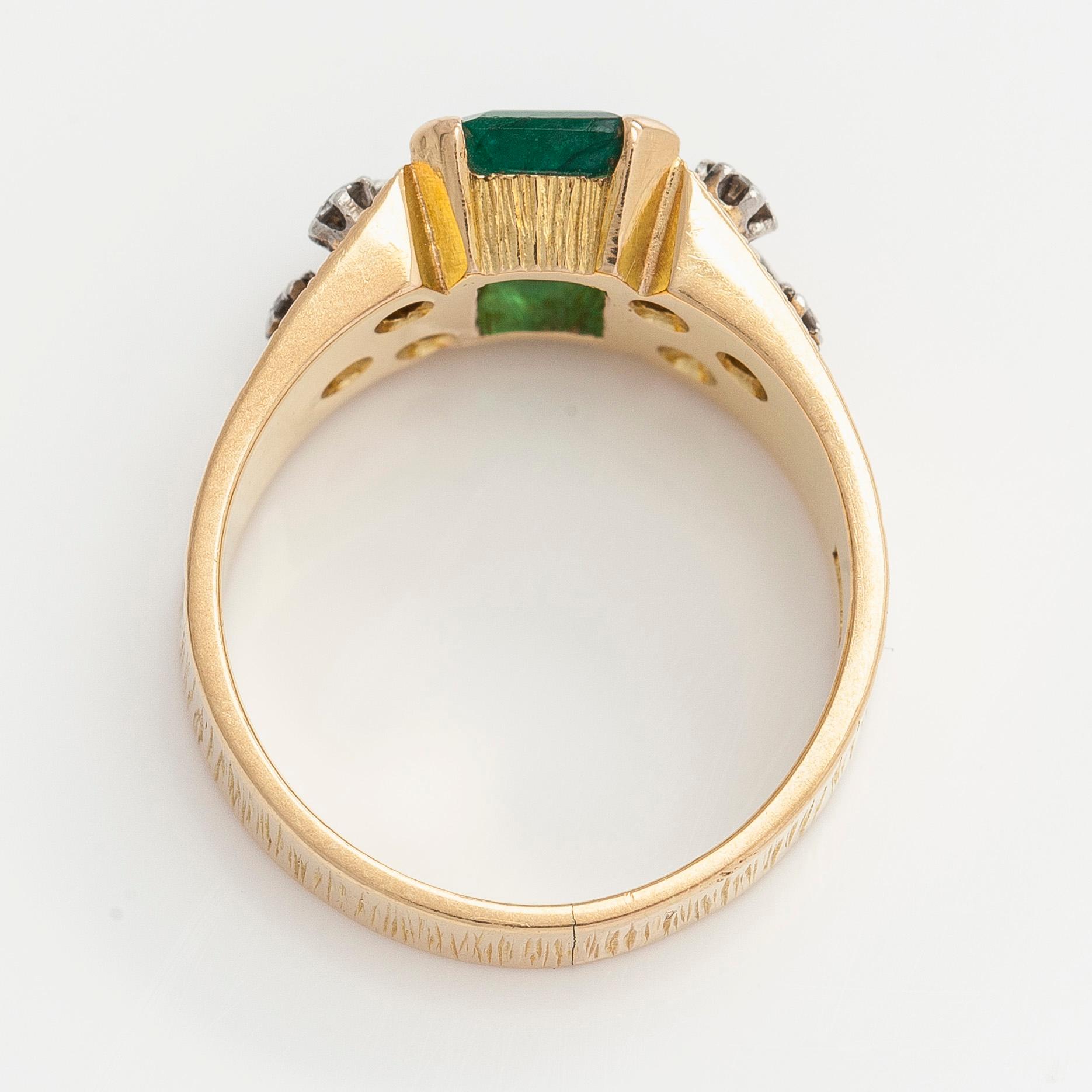 Sormus, 18K kultaa, smaragdi ja timantteja, Tukholma 1971.