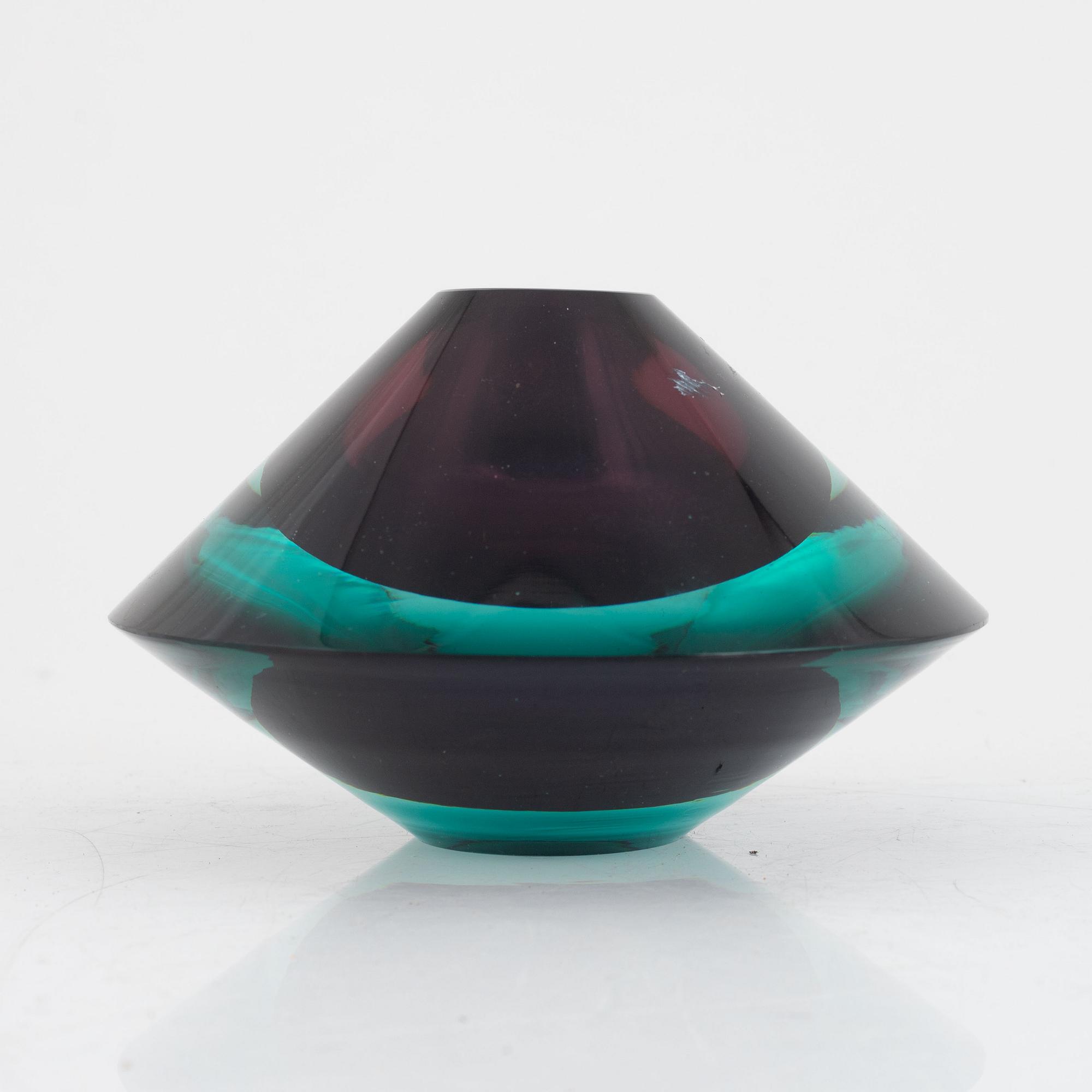 Kaj Franck, vase, "Flying Saucer", KF 235,  Nuutajärvi, Notsjö, Finland 1958.