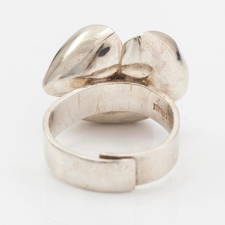 Elis Kauppi, A silver ring. Kupittaan kulta, Turku 1970.