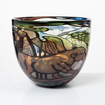 Eva Englund, A graal glass vase, Orrefors Gallery, Sweden, 1987.