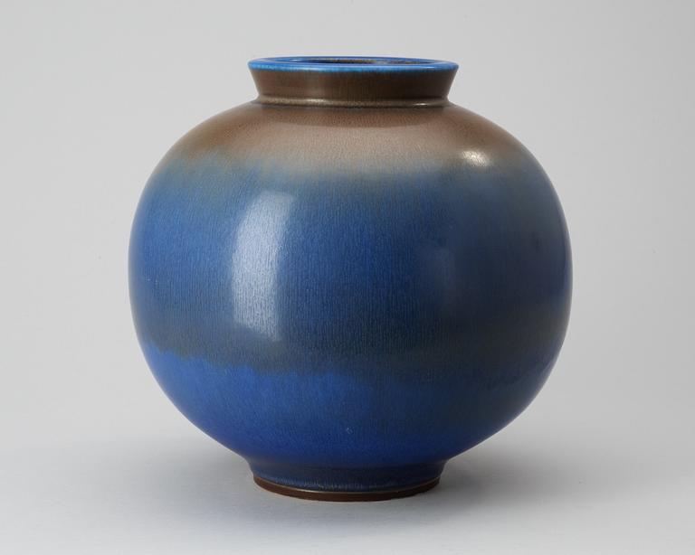A Berndt Friberg stoneware vase, Gustavsberg studio 1963.