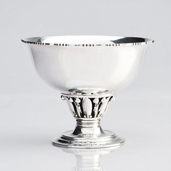 Georg Jensen, skål på fot, Köpenhamn 1925-1932, sterling silver, design nr 180B, svenska importstämplar K Anderson 1931.