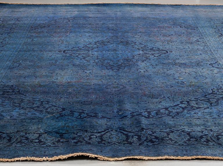 An oriental carpet, ca 408 x 299 cm.
