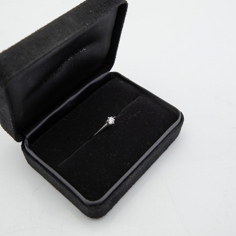 Tiffany & Co, ring, platina med briljantslipad diamant.