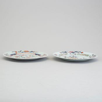 Two famille rose export porcelain plates, Qing dynasty, Qianlong (1736-95).