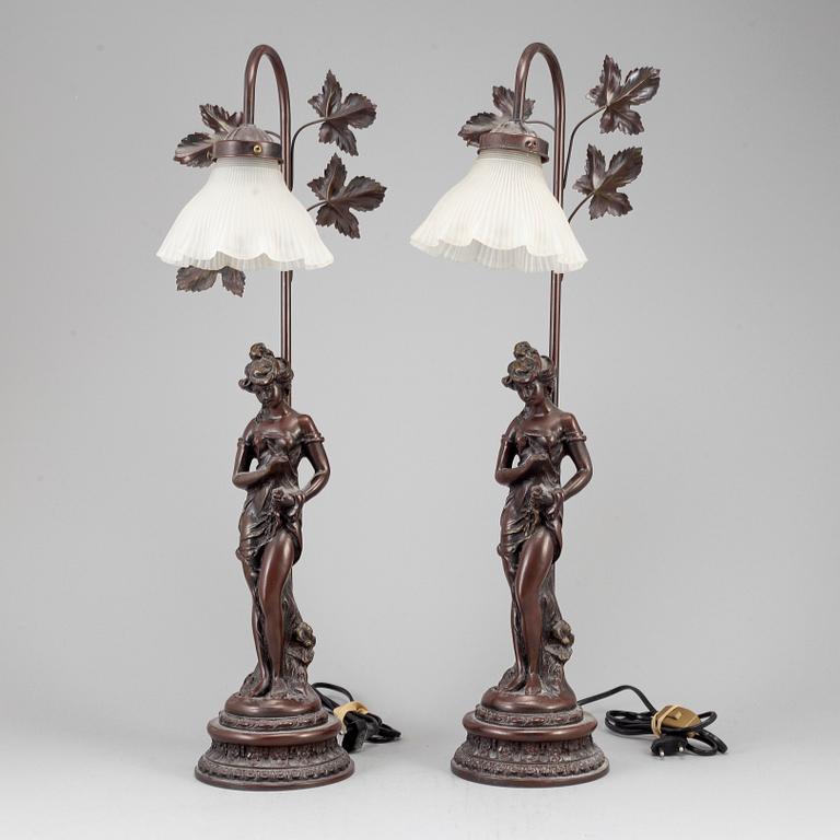 A pair of Art-Nouveau style table lamps.