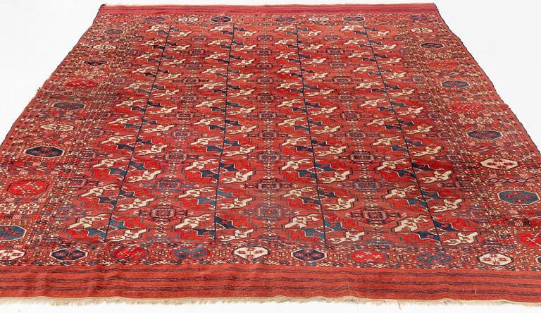 A main carpet, antique, Tekke ca 287 x 215 cm (as well as 1 cm flat weave at the ends).