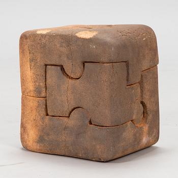 Eduardo Chillida, 'Lurra 77'.