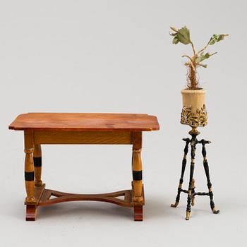 8 pieces of toy furniture, early 20th century.