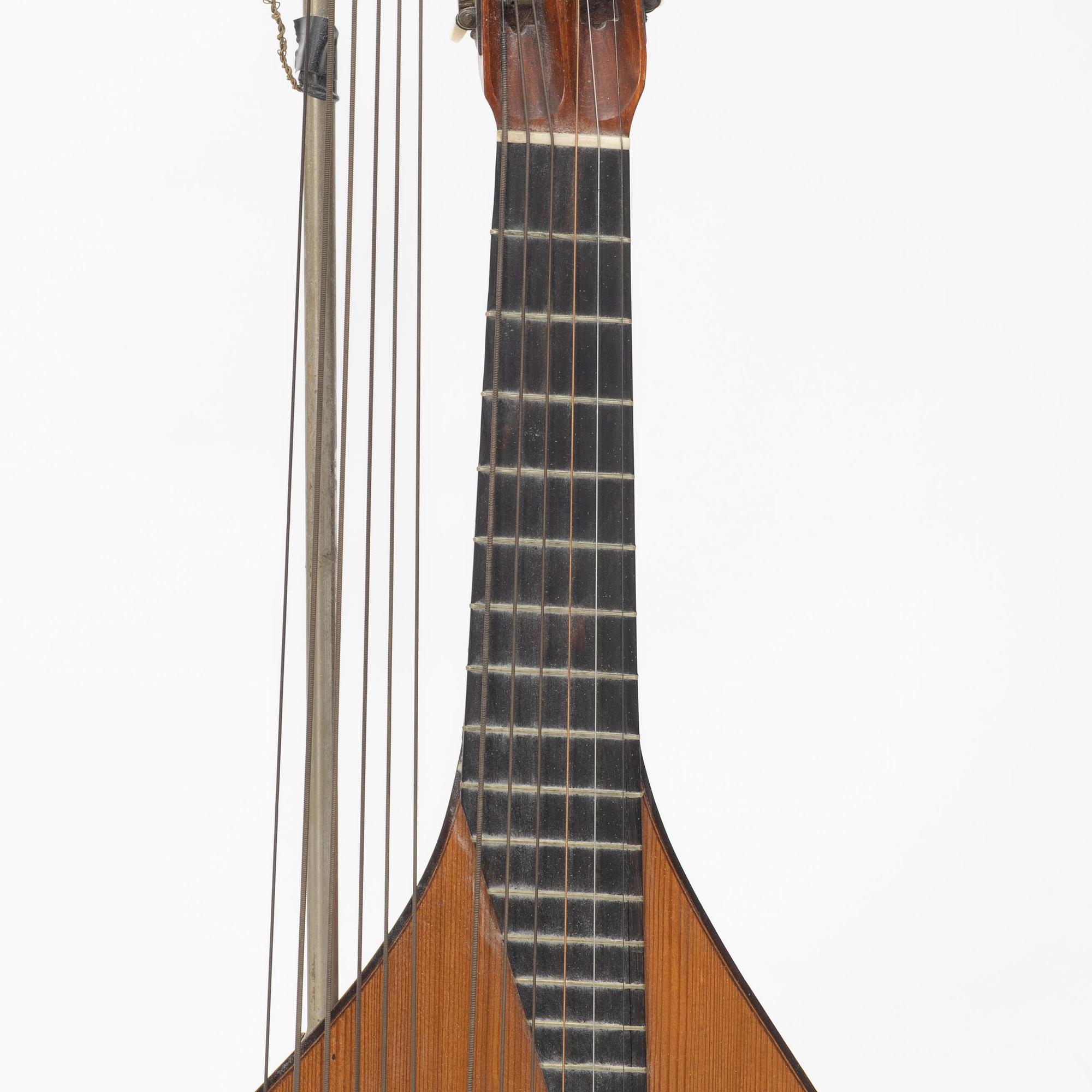 12-strängad luta, Alfred Brock, Stockholm, 1920.