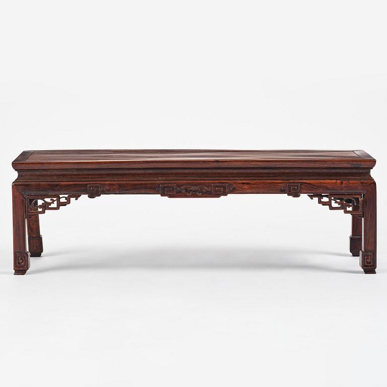 Bord, hardwood. Qingdynastin, 1800-tal.