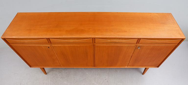 SIDEBOARD, Möbelfabriken Linden, Horda, 1900-talets andra hälft.