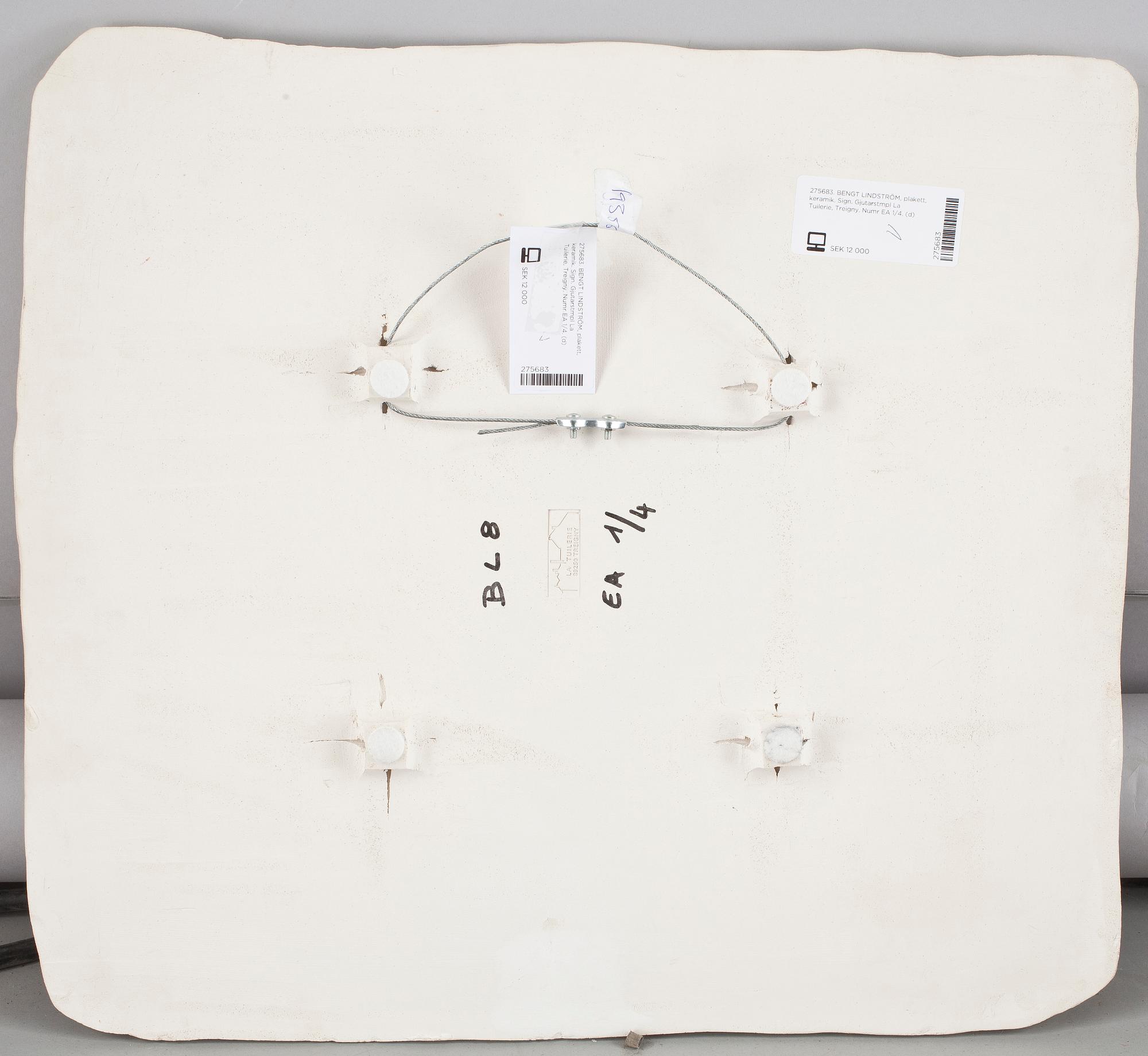 BENGT LINDSTRÖM, plakett, keramik. Sign. Gjutarstmpl La Tuilerie, Treigny. Numr EA 1/4.