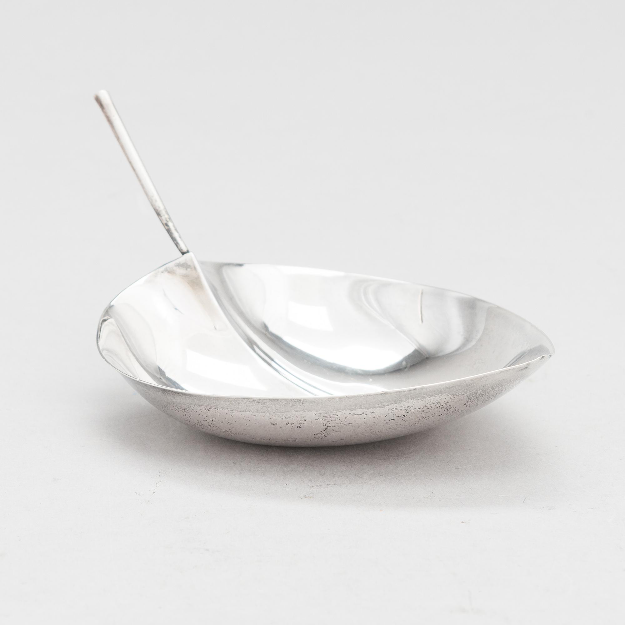 Tapio Wirkkala, a leaf shaped silver bowl, model TW 4, marked TW, Kultakeskus, Hämeenlinna 1962. Design year 1954.