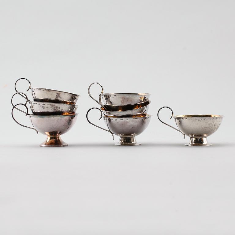 PUNCHMUGGAR, 7 st (6+1), silver, 1950-tal. Vikt ca 226 g.