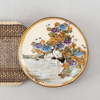 A Japanese satsuma belt buckle, Meiji period (1868-1912).