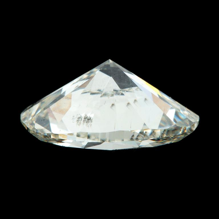 An oval brillant-cut diamond 2.94 cts quality ca K/L - si2/p1.