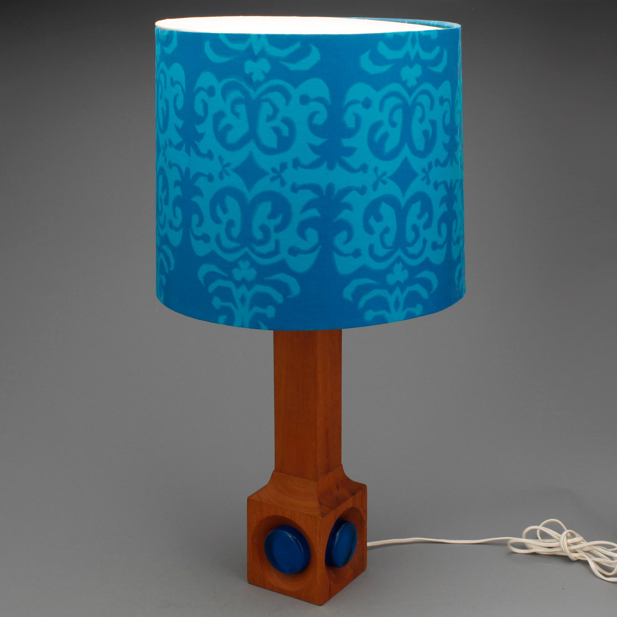 BORDSLAMPA, möjligen Finland, 1960/70-tal. Höjd 37cm.