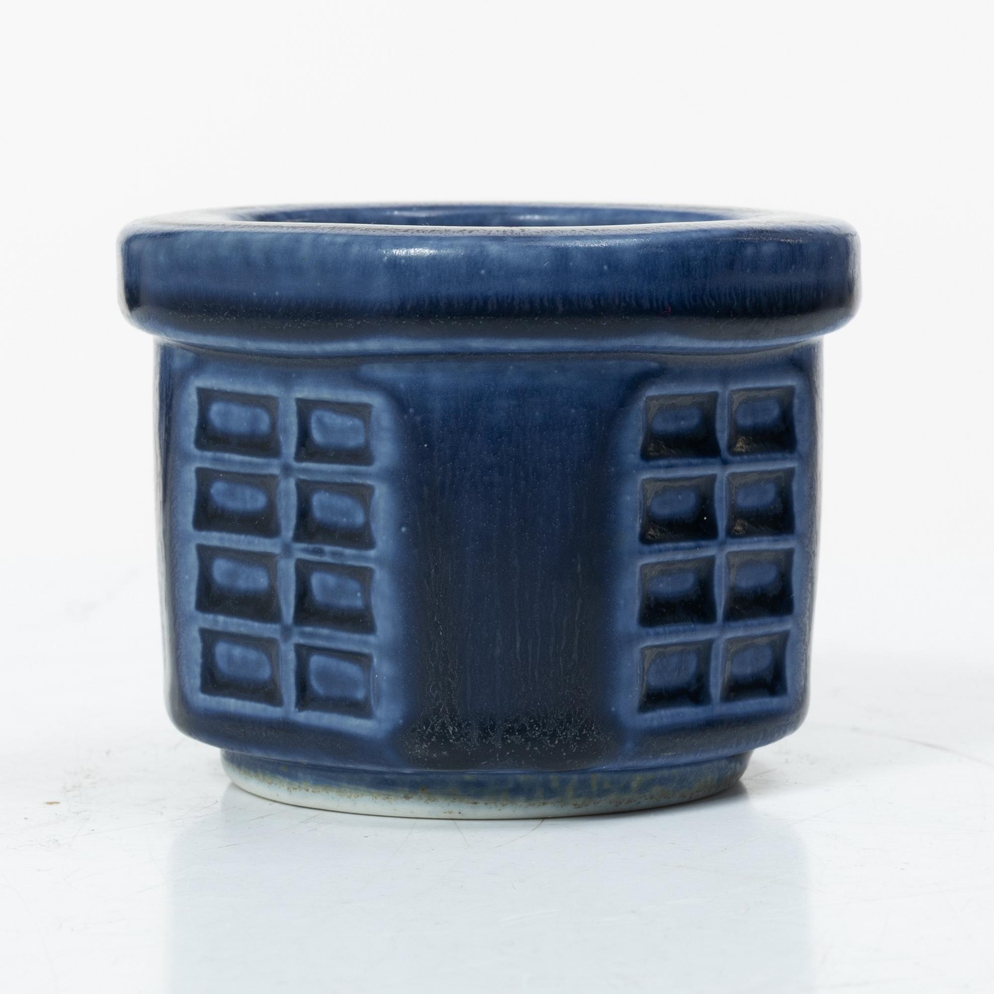 Kåge Verkstad, a set of three ceramic bowls and a small dish, Gustavsberg, Sweden, 1957-61.