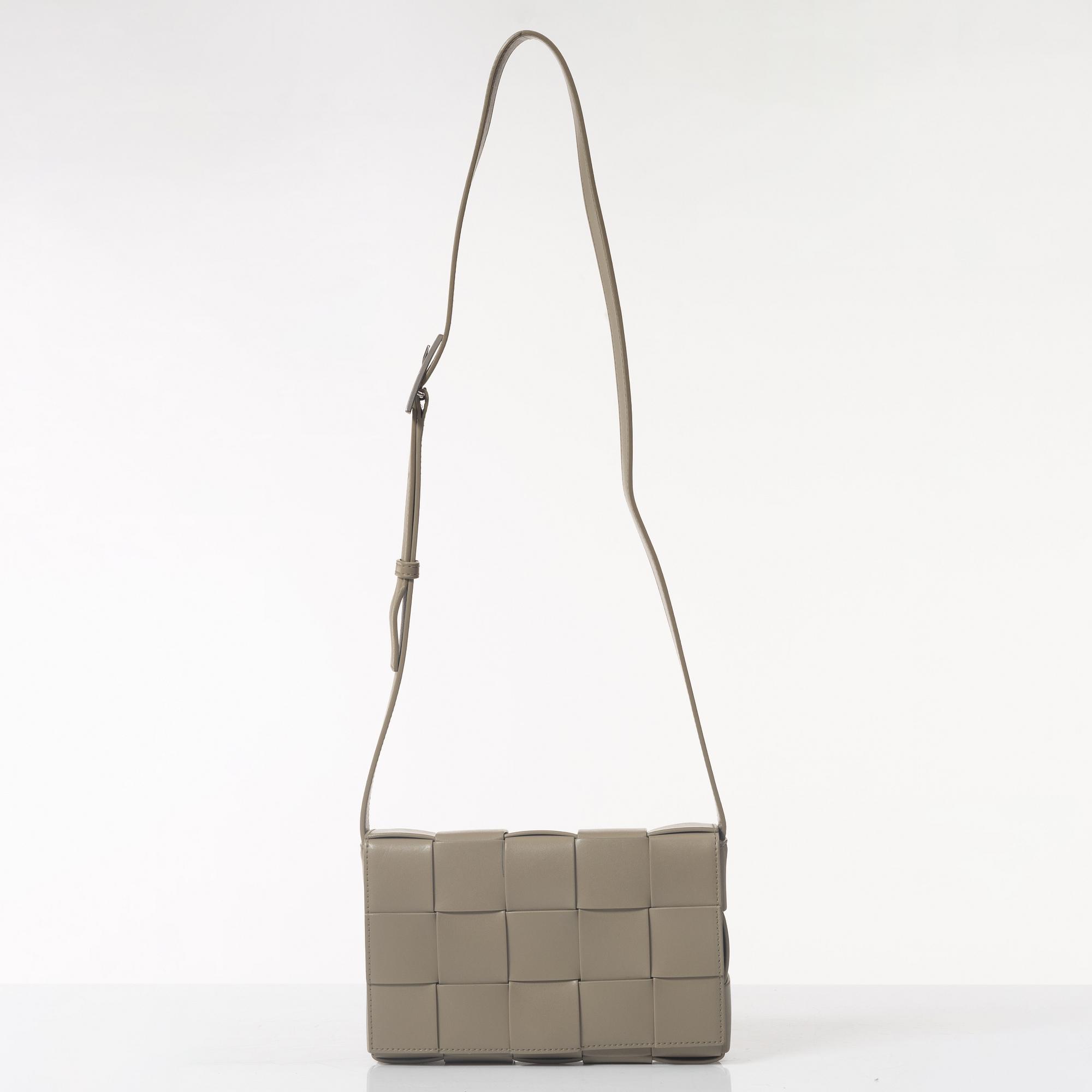 Bottega Veneta, A "Casette" leather bag.