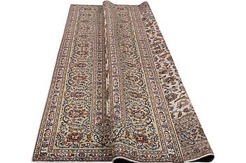 A carpet, Kashan, ca 356 x 248 cm.