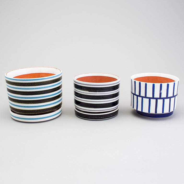 STIG LINDBERG, three faience flower pots, "Flores", Gustavsberg 1950s.