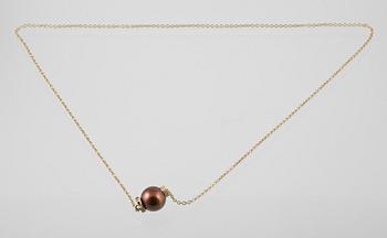 HÄNGE, 18K guld med odlad Tahiti-pärla  och briljantslipade diamanter 0.11 ct. Vikt 9,2 gram.