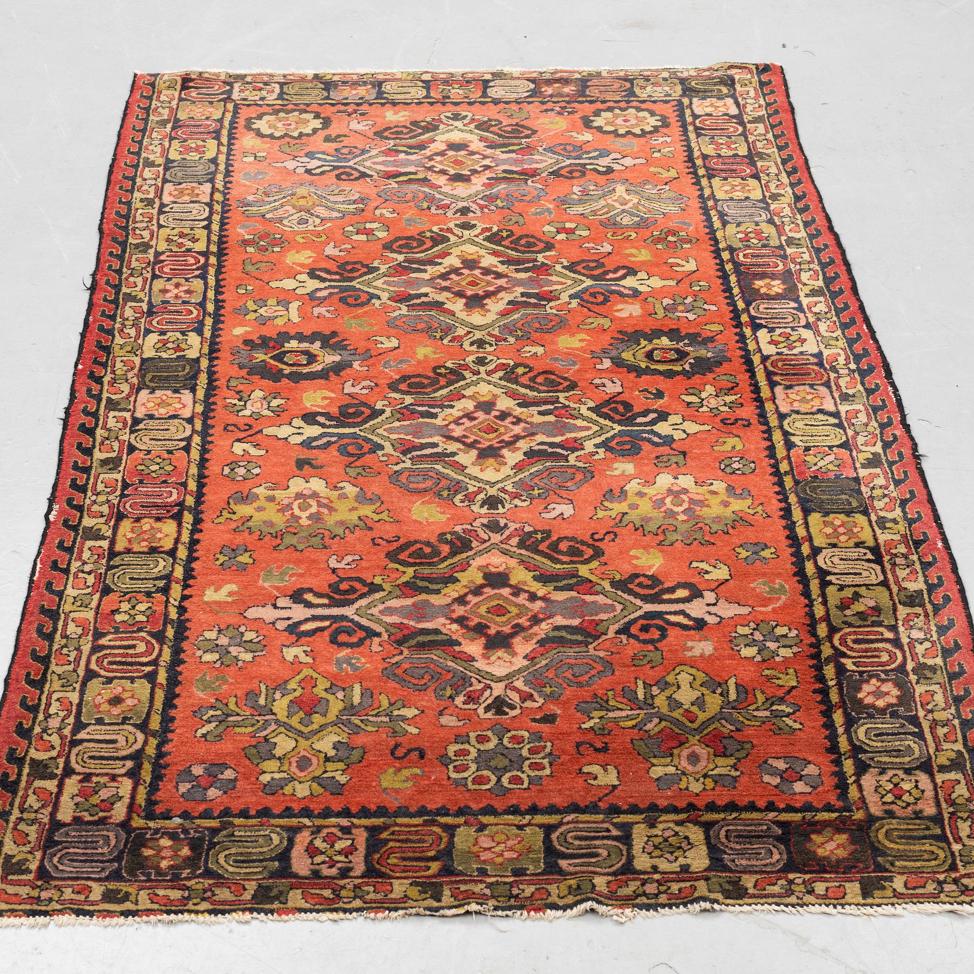 Rug, semi-antique Vorwek, ca 206 x 113 cm.