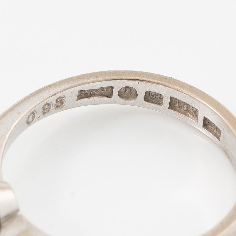 Ring in 18K white gold with brilliant-cut diamond 0.95 ct.