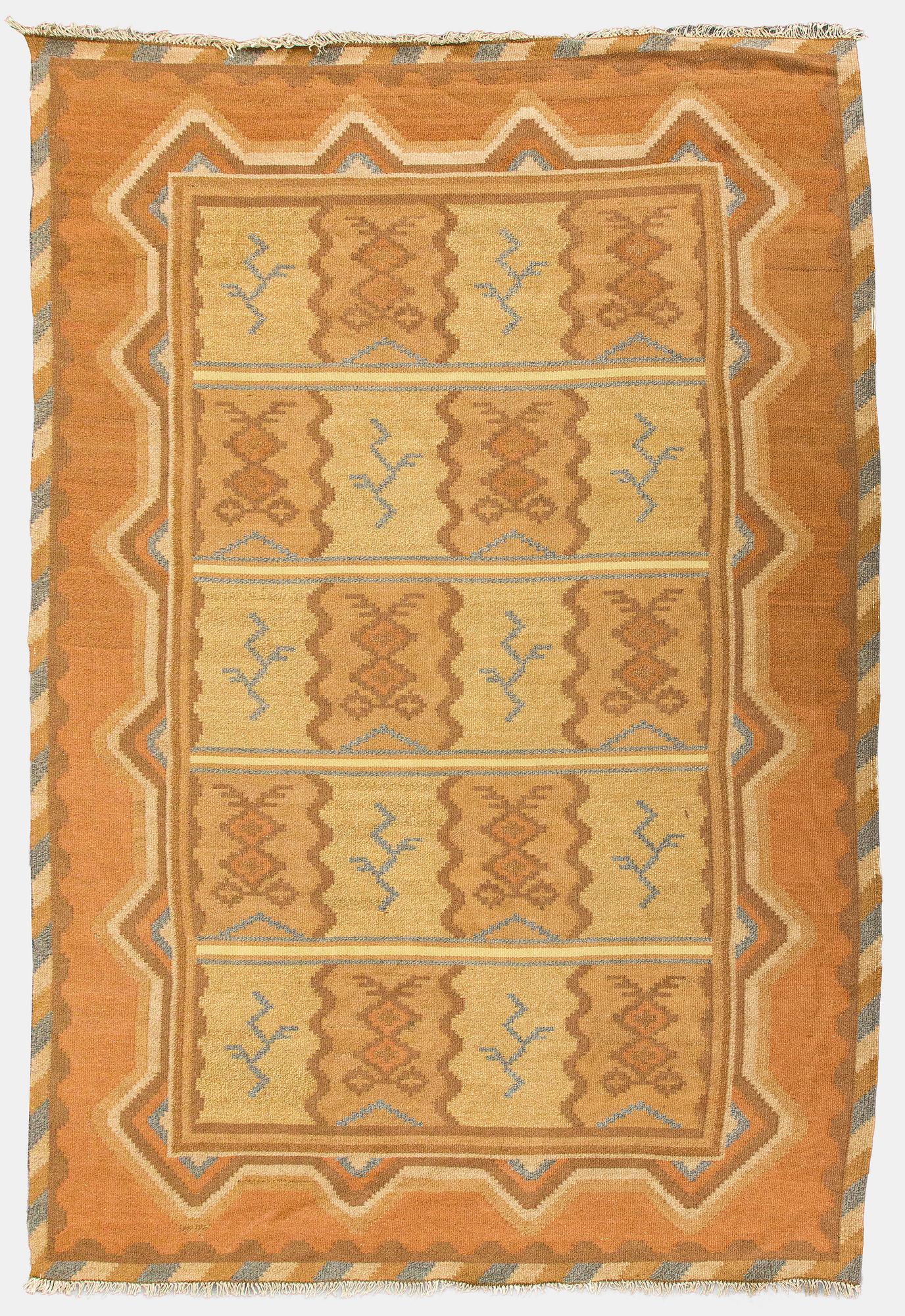 Aino Keinänen-Baeckmann, A 1920s Finnish flat weave carpet. Circa 300 x 203 cm.