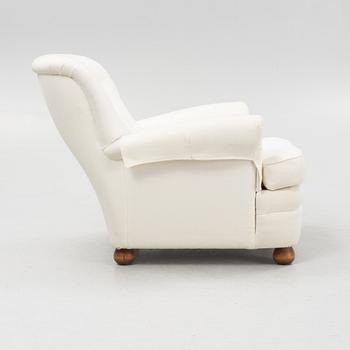 Josef Frank, an armchair, model 336, Firma Svenskt Tenn.