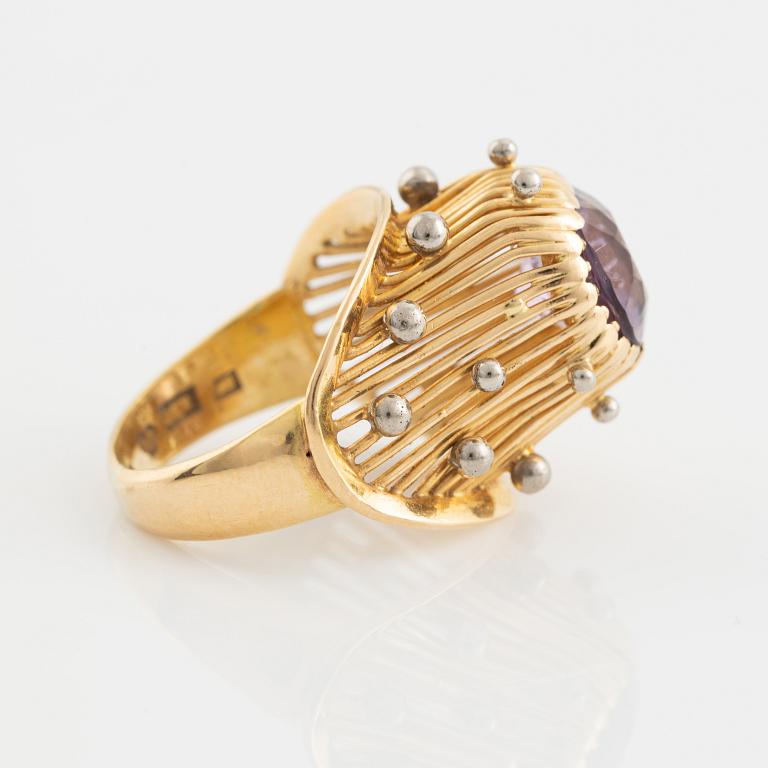 Stigbert, gold ring with amethyst, 50's.