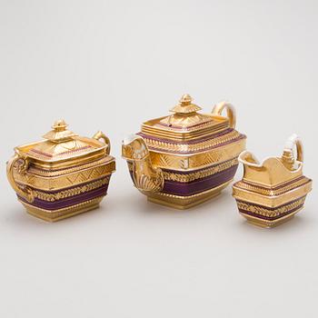 TEKANNA, SOCKERSKÅL OCH MJÖLKKANNA, Ryssland, porslin, Gardner 1800-talets början.