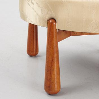 Josef Frank, a  model "B2019" stool, Firma Svenskt Tenn, pre 1985.