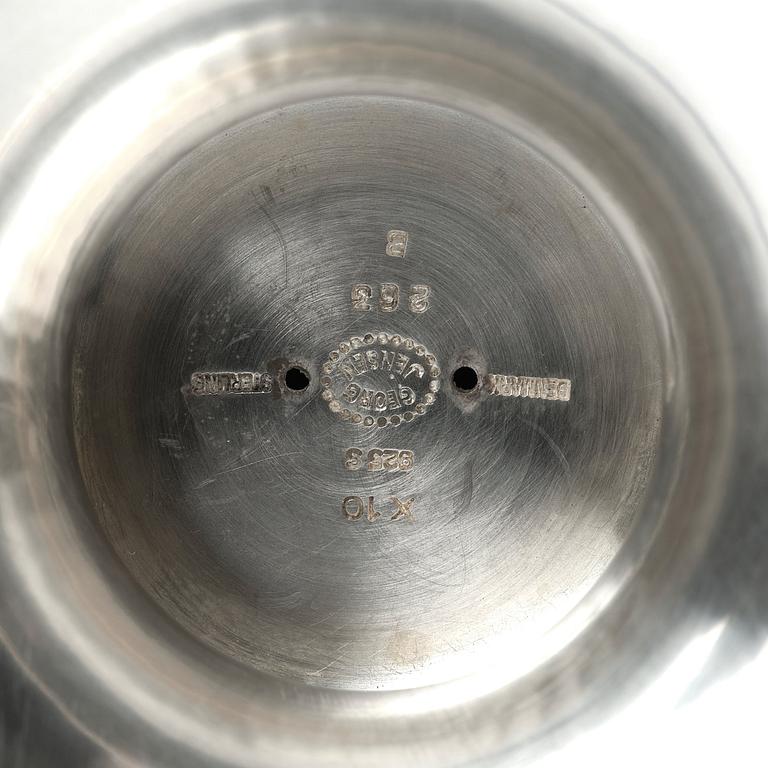Georg Jensen, ett par ljusstakar, Köpenhamn 1996, sterling silver, designnr 263B.