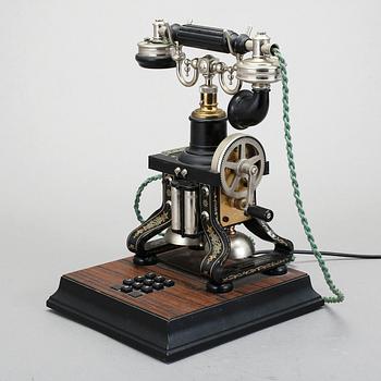 BORDSTELEFON, jubileumsmodell efter "Taxen", LM Ericsson, 1900-talets senare del.