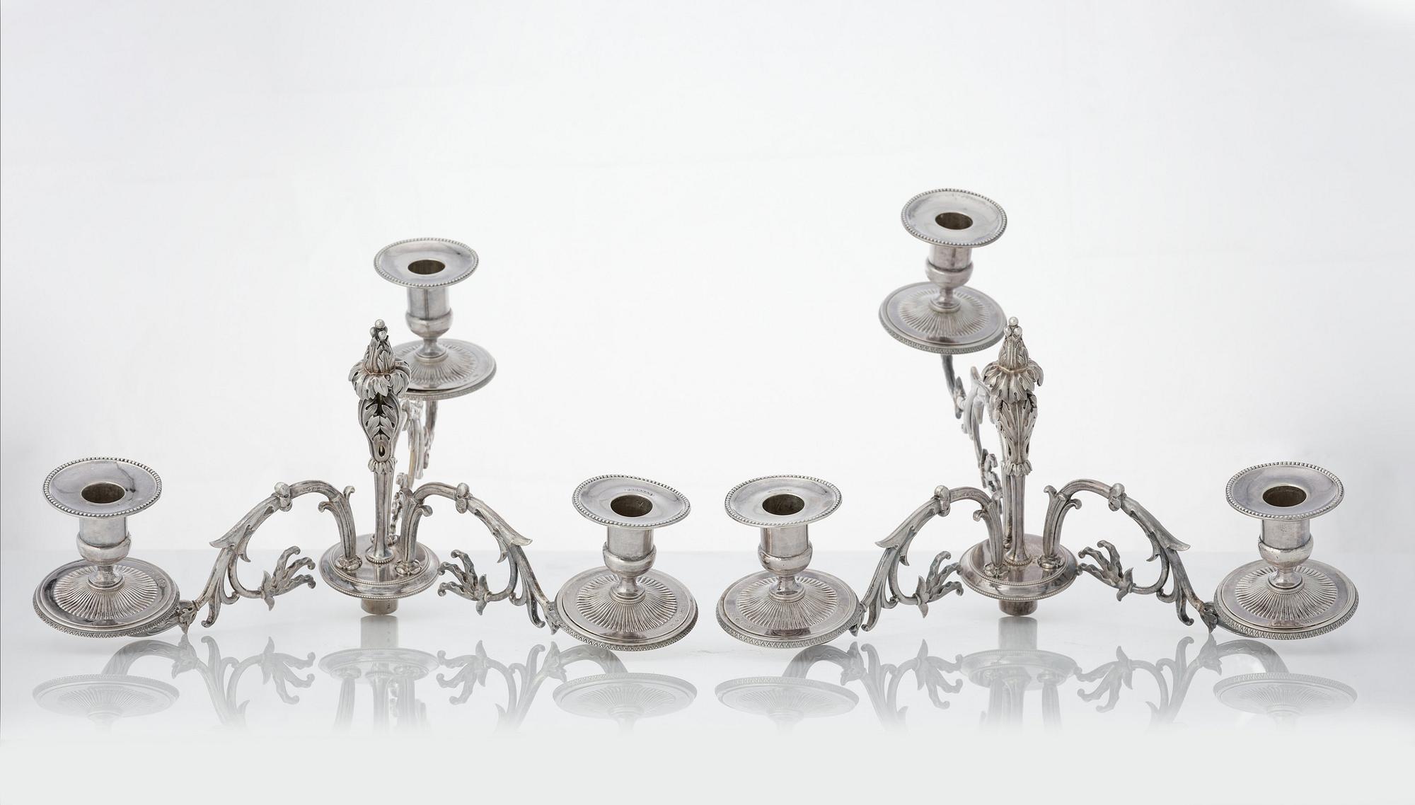Anders Isleben, kandelabrar för tre ljus, ett par, silver, Norrköping 1793. Gustavianska.