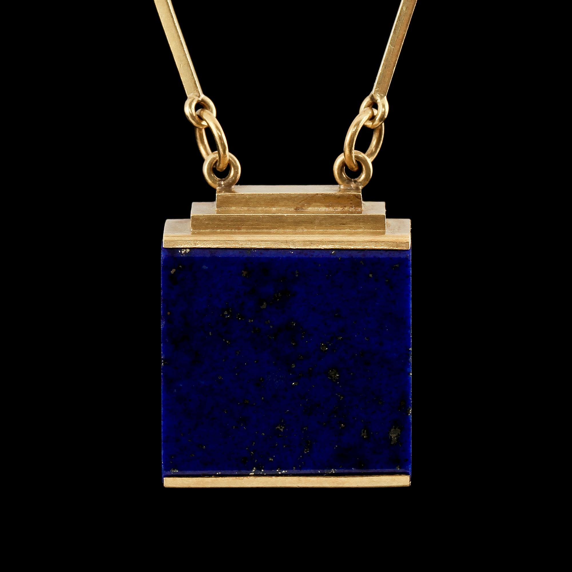 GARNITYR, 4 delar, 18k guld med lapis lazuli, Wiven Nilsson, Lund 1940 - 59. Tot vikt 69 g.