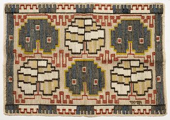 Märta Måås-Fjetterström, 'Grodblad blå', hooked rug on linen foundation, signed AB MMF, c. 41 x 59.5 cm.