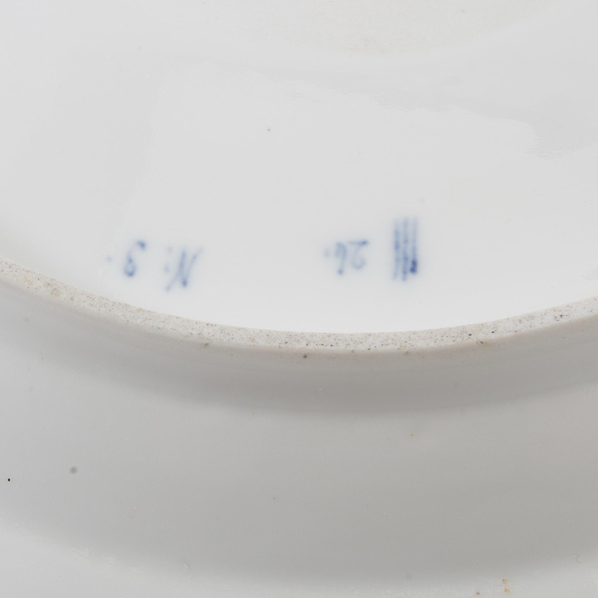 Serveringsfat "Musselmalet", helblonde, Royal Copenhagen Danmark tidigt 1900-tal porslin.