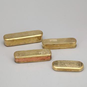 KALENDERDOSOR, 4 st mässing, 1700-tal samt 1800-tal.