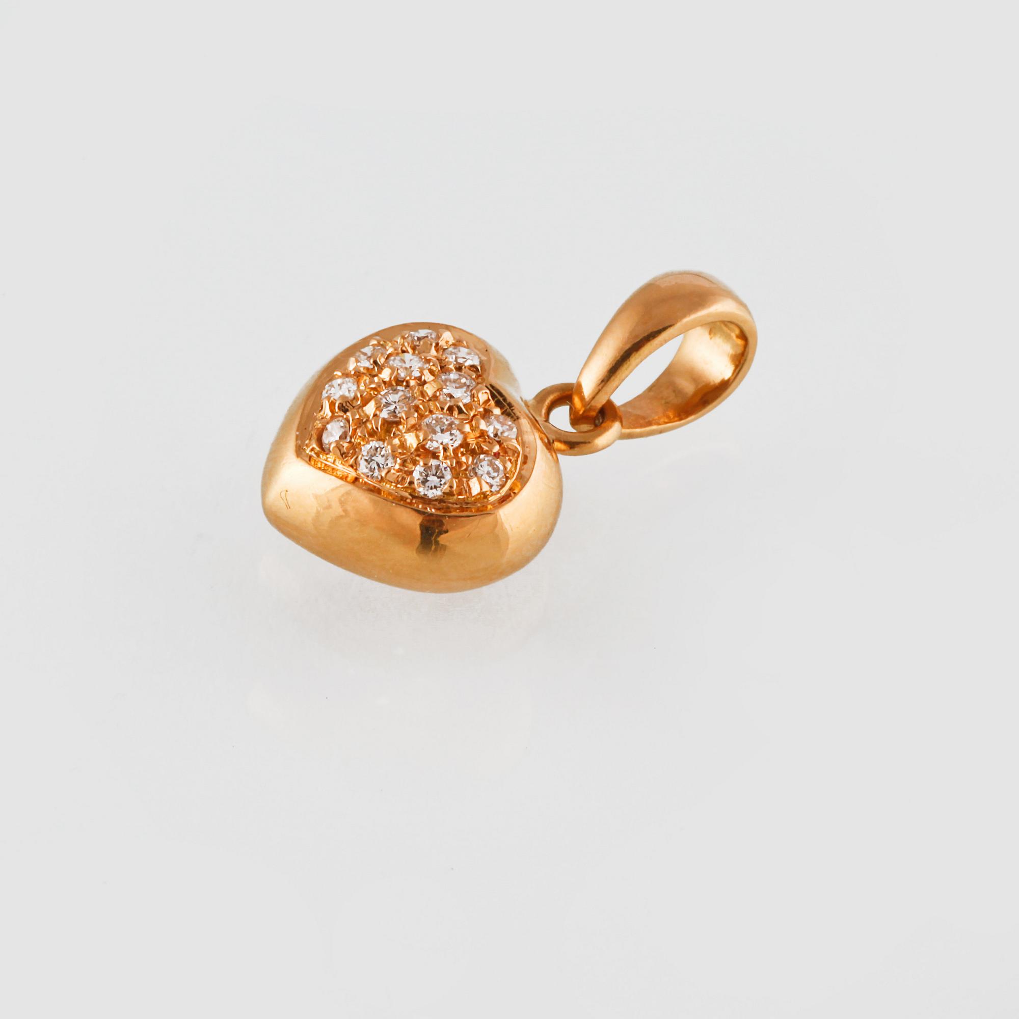 HÄNGE, 18K guld med 13 briljantslipade diamanter. Vikt 2,1 gram.