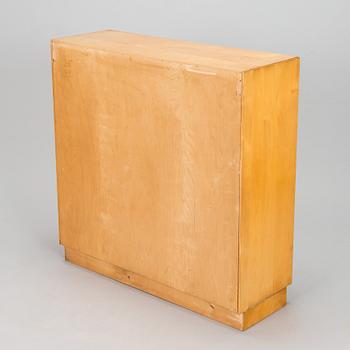 Aino Aalto, kirjahylly /kirjakaappi,  malli 408, O.Y. Huonekalu- ja Rakennustyötehdas A.B, 1950-luvun alku.