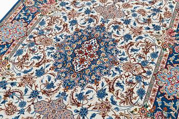 Matta, old Isfahan, part silk, signerad, ca 233 x 148 cm.