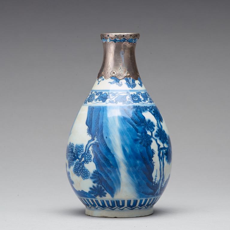 A blue and white silvermounted vase, Ming dynasty, 17th Century.