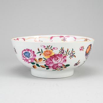 A famille rose punch bowl, Qing dynasty, Qianlong (1736-95).